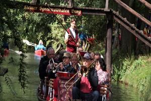 Feier mit originaler Blasmusik Spreewaldkahn mit Blasmusikanten